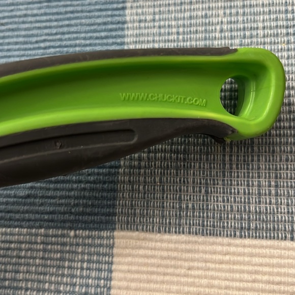 Chuckit! Fetch Games Dog Ball Launcher Pet Toy or Winter Snowball Maker - Picture 5 of 5